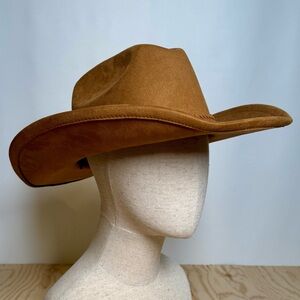 Cʟᴀssɪᴄ Bʀᴏᴡɴ Cᴏᴡʙᴏʏ Hᴀᴛ ɪɴ Vᴇɢᴀɴ sᴜᴇᴅᴇ